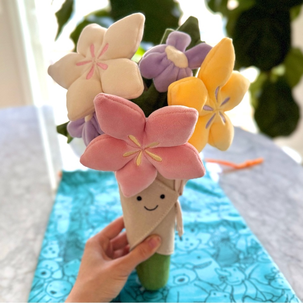 Jellycat Amuseables Bouquet of Flowers NWT Authentic